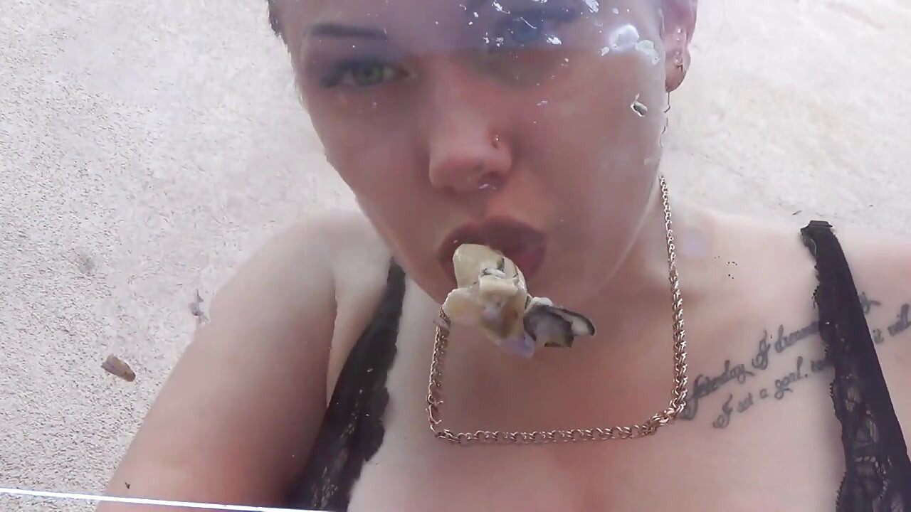 Consuming 2 Ousters From the Glass! Eat & Mouth & Lip & Tongue Fetish!