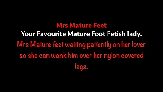 Mrs Mature Feet getting her Vintage Nylons messy 421