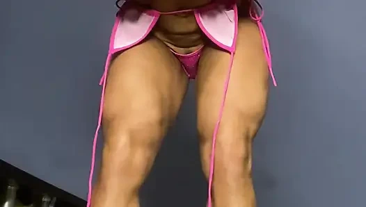 Fitnessstudio-mami weiß genau, was sie mit dir tun wird