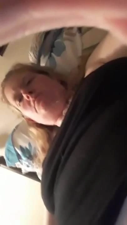 Angela rubbing her puss for me.