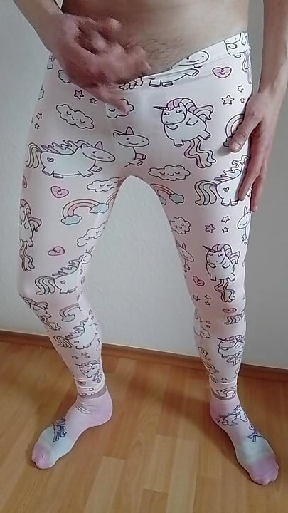 Писающий единорог