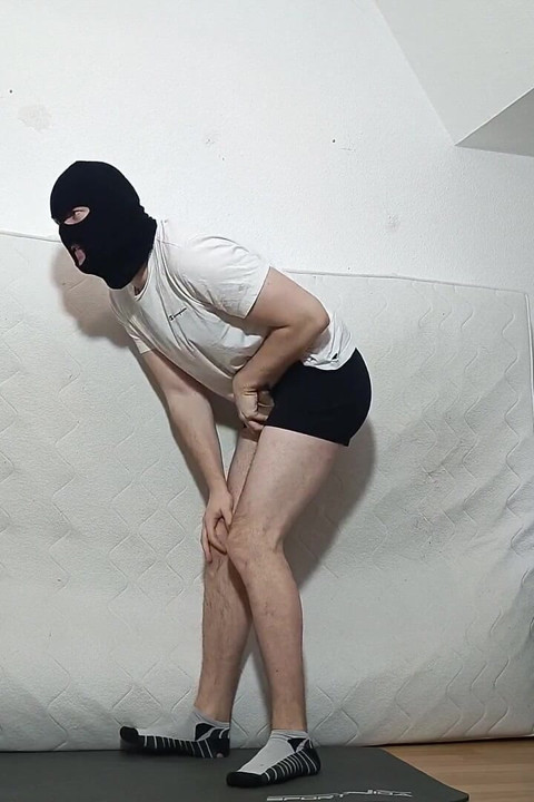 Sie Macht Meine Eier Beim Ballbusting Kaputt