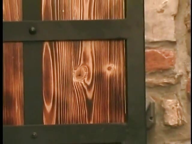 Domina lateks dikongkek hambanya dalam penjara