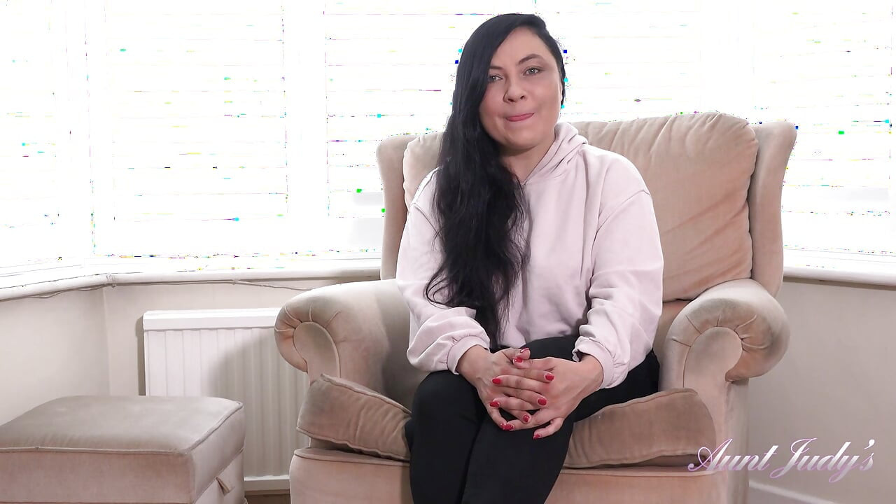 Chubby Hairy Amateur MILF Christina - Naughty Interview