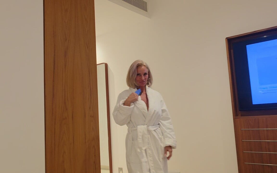 Married Man Empty Room and Me Best Spa Day Ever