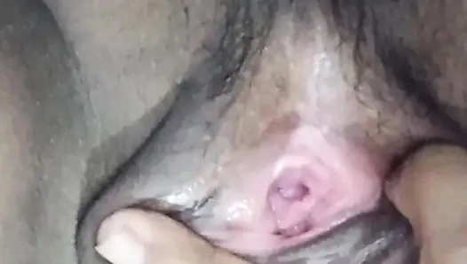 Desi randi girl pressing her boobs
