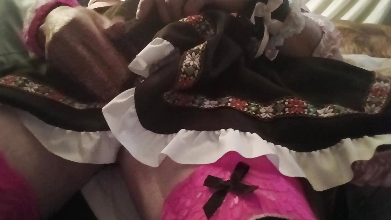 Pink panties are my favorite. Cum play with me