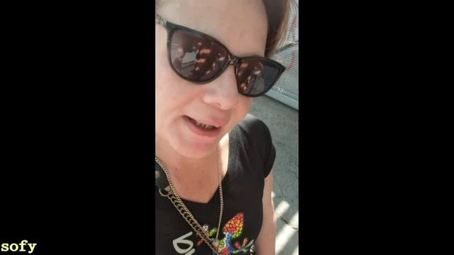 I meet a stranger in his apartment during the holidays and he fucks me like a good milf