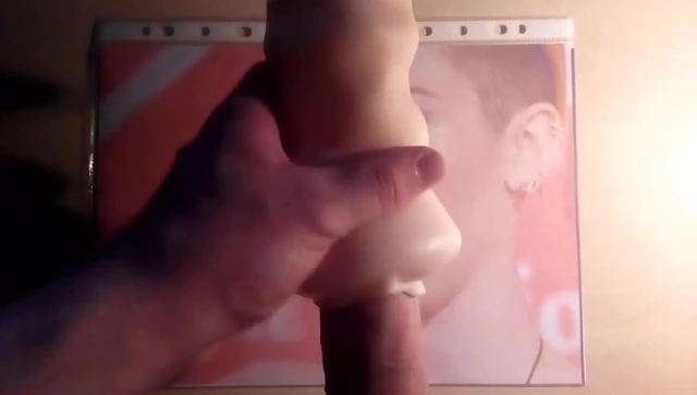 Cum Tribute on Mileys Face