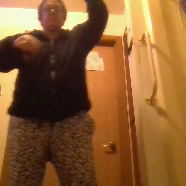 رقص بطيء معي