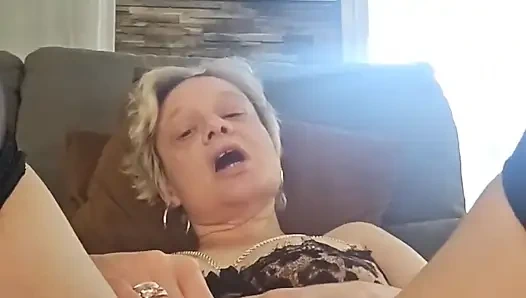 POV pada vagina dan pantat MILF slutty saya