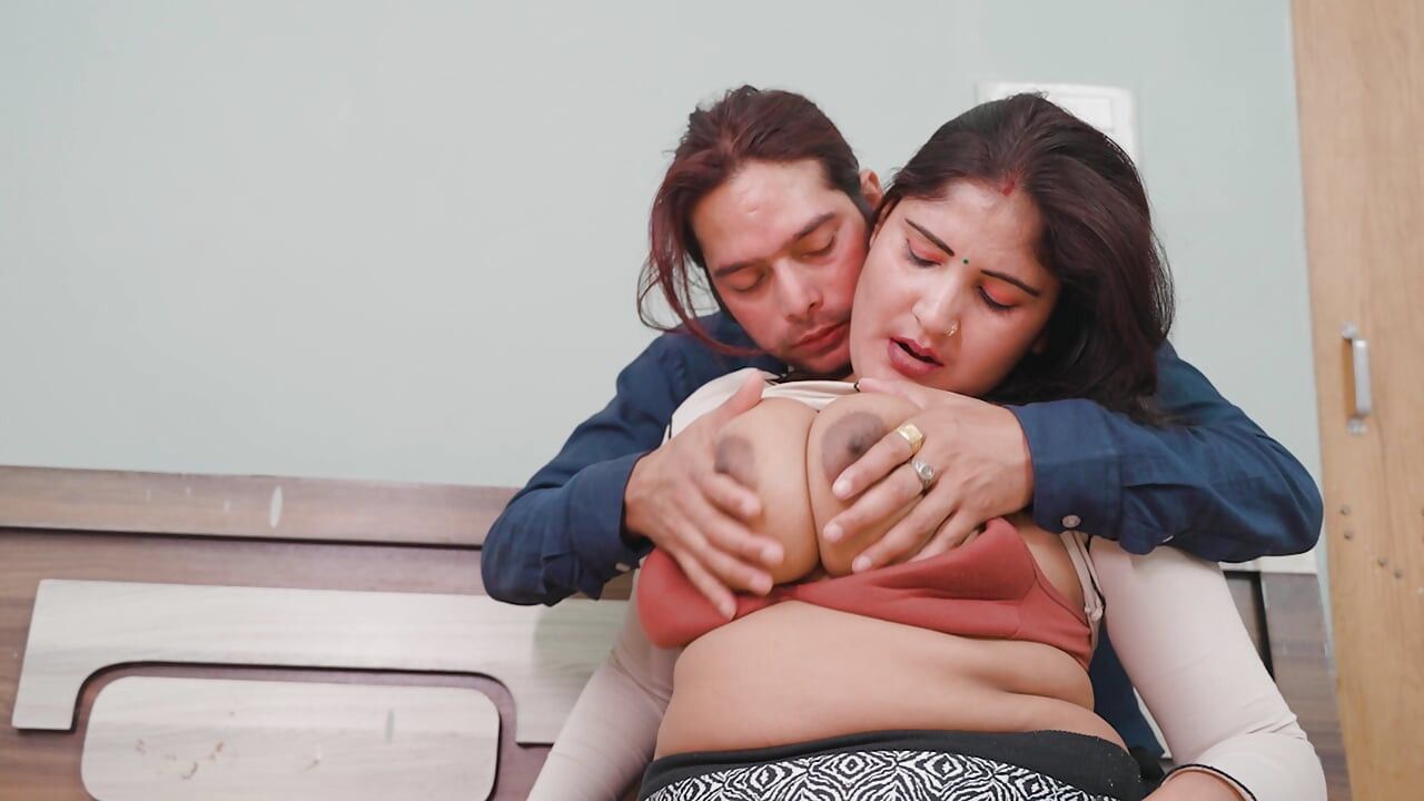 Boss Ne Bhabhi Ko Pramotion dene Ke Bahane Bulaya Apne Room Me Hardcore Sex