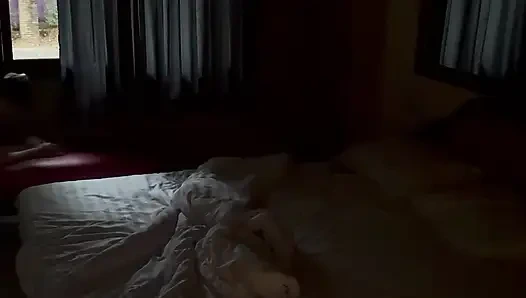 Моя жена любит хвастаться.