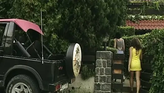 Pantat bahenol cewek jerman ini dicrot sperma hangat