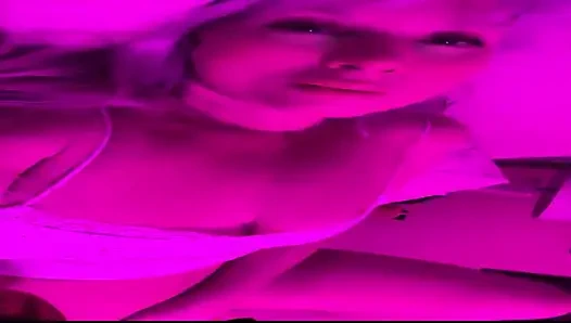 Bu amcık kimin? Benim ama istersen seninle paylaşabilir miyim?