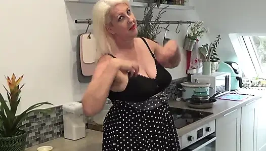 Миссис Мун и Скалка