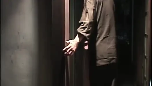 P128G07 tapınak başkanı rahip ve seksi ikinci karısıyla müstehcen bir öğleden sonra!