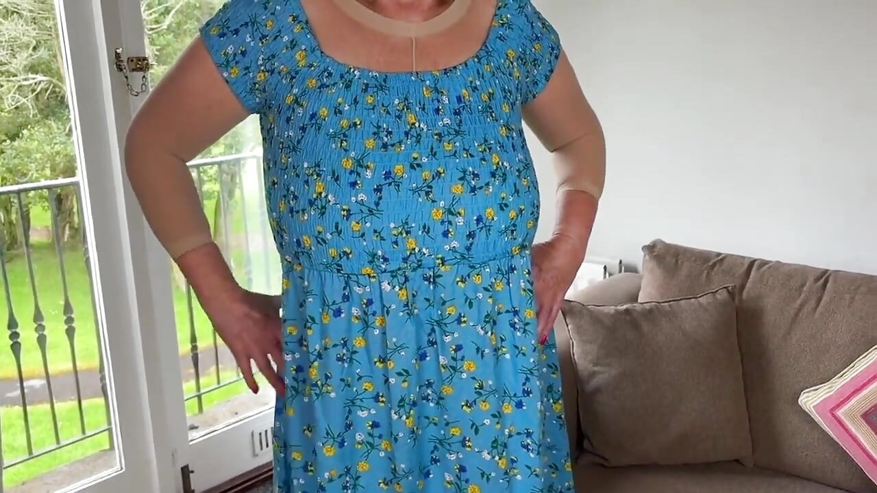 Aunty Sandra Layered up Again for You Vgq54