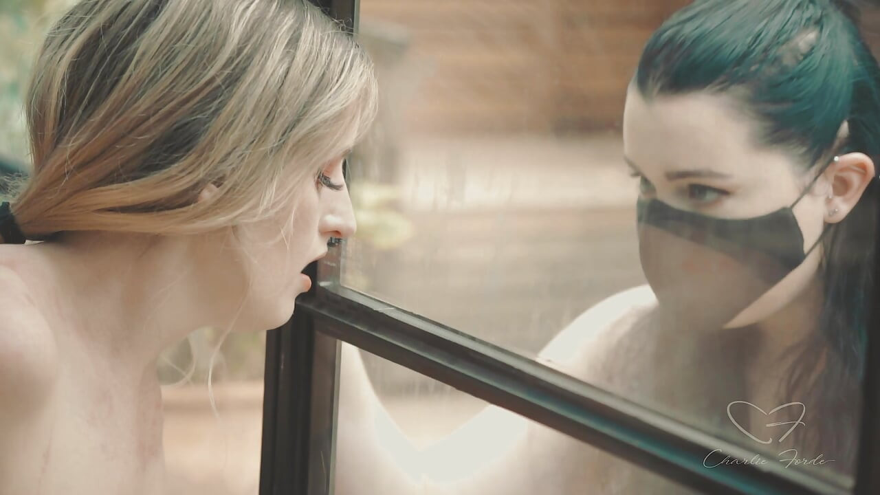 찰리 포드, 아스트리드 러브가 등장하는 분할