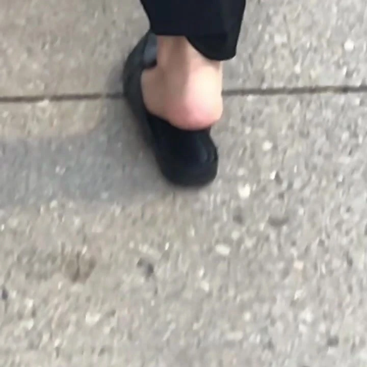 Ebony feet slo mo