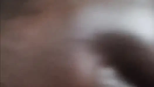 Bobblehead si cewek sange ini lagi asik nyepong besar bagian 2