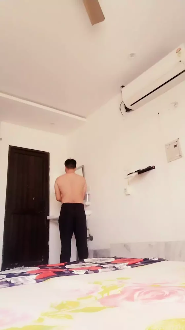 Mami Ki  Ki Seal Todi Hotel Mein Desi Bhabhi