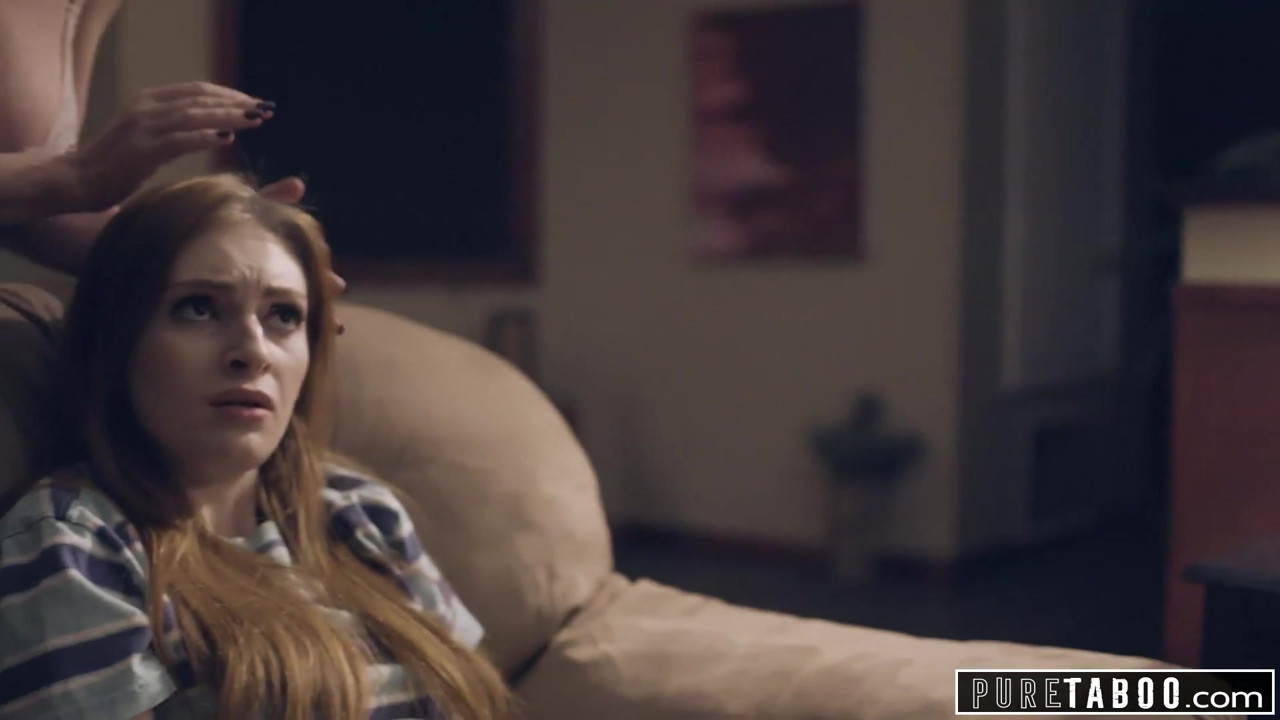 純粋なタブー義理の両親と義理の兄が新しい妹を歓迎