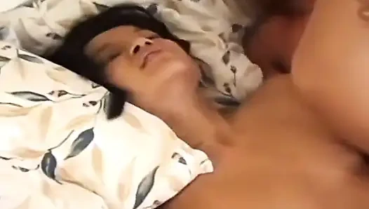 Yarağa aç Asialee sert sikiliyor