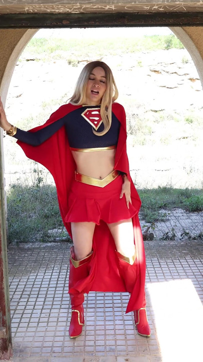 Hunts and Tricks Supergirl Into Having Rough Sex with Her
