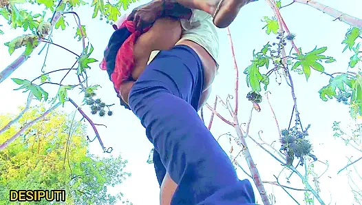 Please mat chodo mujhe koi dekh lega, are Koi nahin dekhega chalo taiyar ho jao