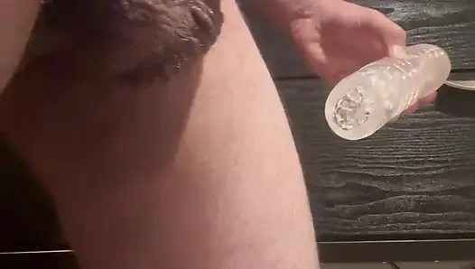 Fleshlight ile mastürbasyon yapıyor