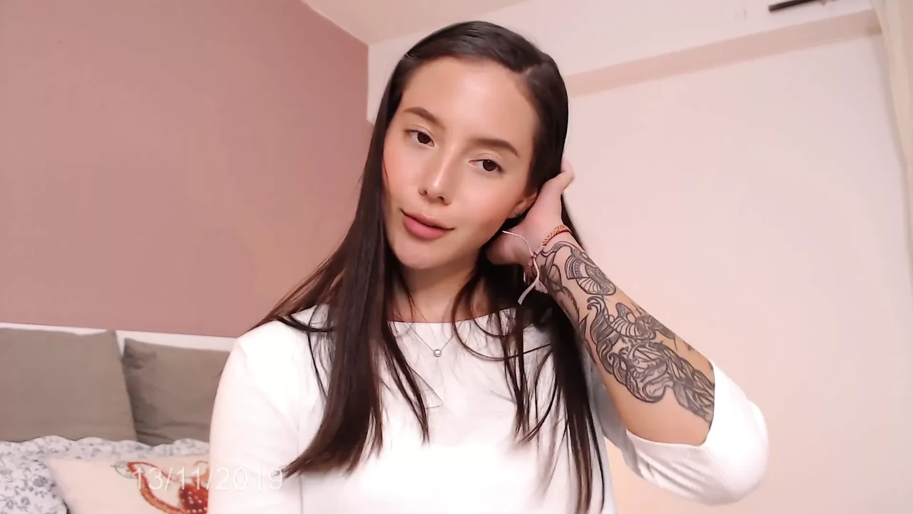 Skinny Colombian with an angelic face seduces you in her bed