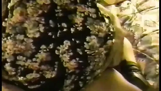 Pejantan hitam meniduri kontol panas mengisap istri pantat besar di memeknya yang sempit