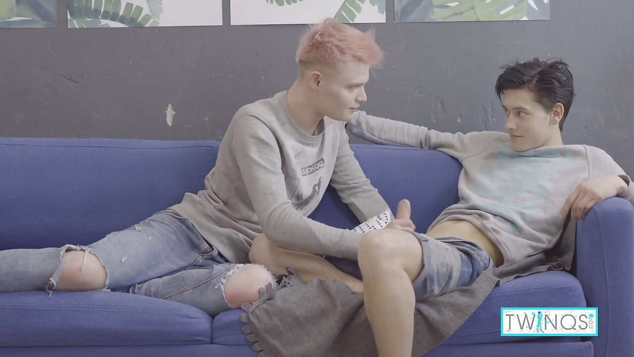 Twink Oliver Begs for Logan's Rock-Hard Rod to Stretch Him Open!