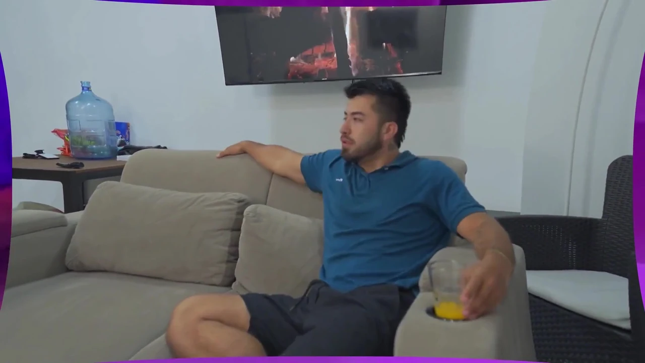 Özel Misafir! En iyi arkadaşımı ziyaret ediyorum ve sonunda üvey annesini sikiyorum, orta yaşlı seksi kadın kolajen bağımlısı