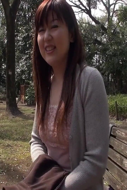 H052g02 Koyuki, die mehrere Jahre nicht mehr Sex hat, will sex haben und bewirbt sich für av