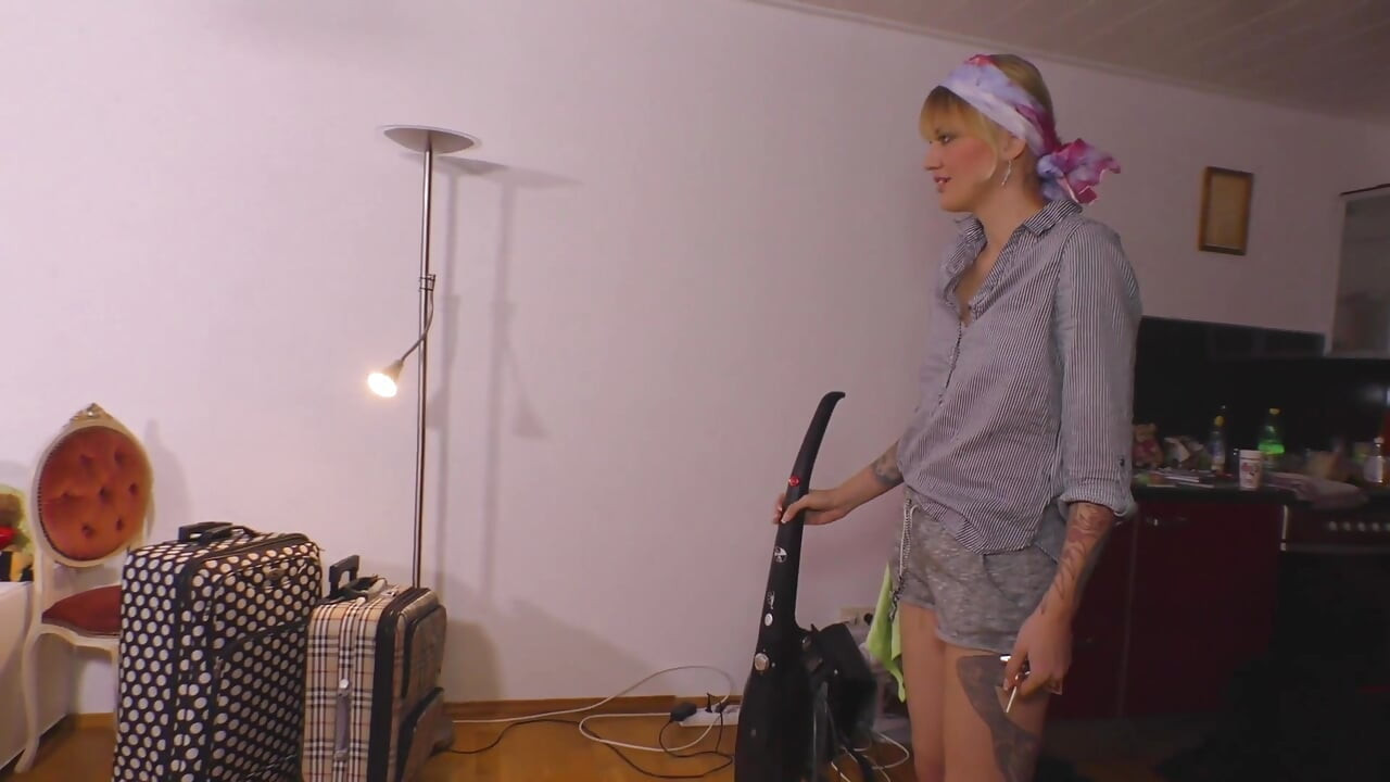 Blonde chick gets her pussy smashed hard