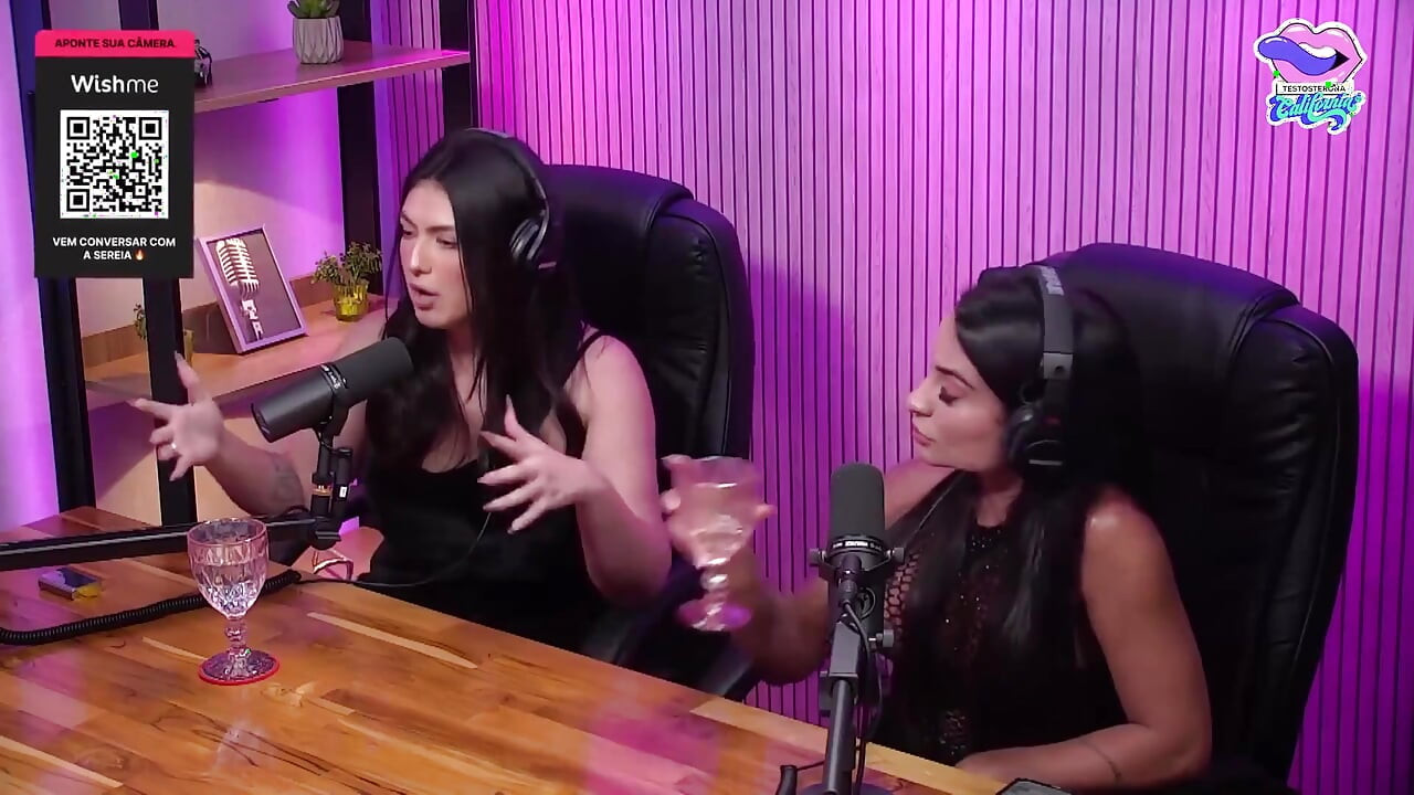 Young Latina Lesbians Reveal How Passionate They Are in Bed