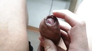 Close-up van enorme lul masturbatie en cumshot