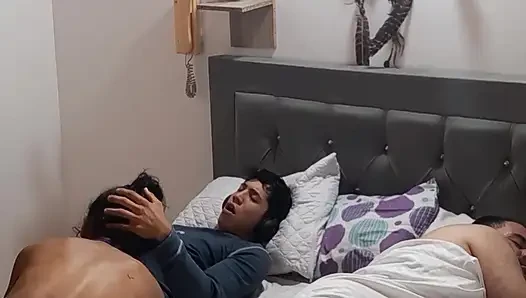 Aku ngentot sama teman pacarku dan minta dia untuk ngentot memekku habis-habisan
