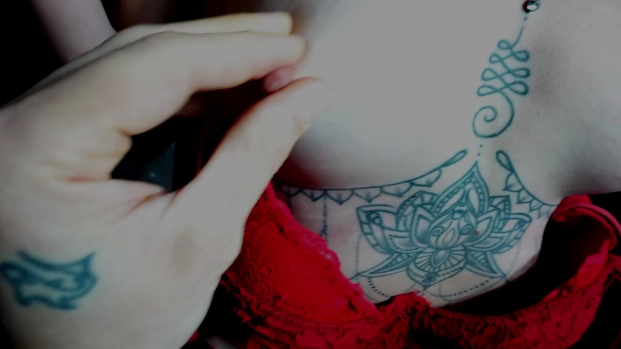 YOUNG SLUT BLOWJOB AND CUM IN MOUTH