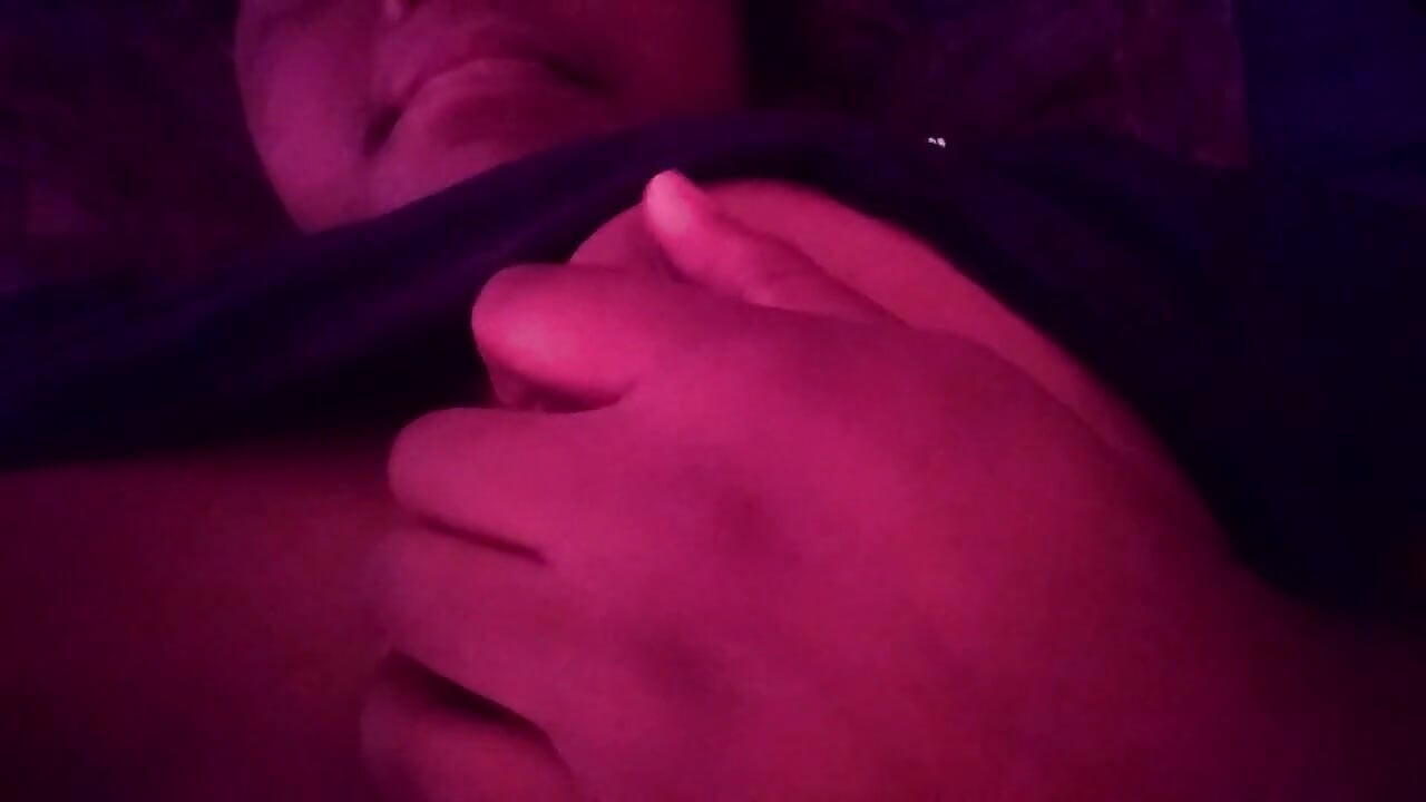 Μεγάλος όμορφος nonbinary αυνανισμός