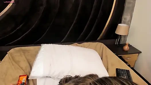 Дай Мне Отскочить От Твоего Члена И Смотреть, Как Мои Большие Сиськи Подпрыгивают, Чтобы Ты Мог Кончить Мне В Рот