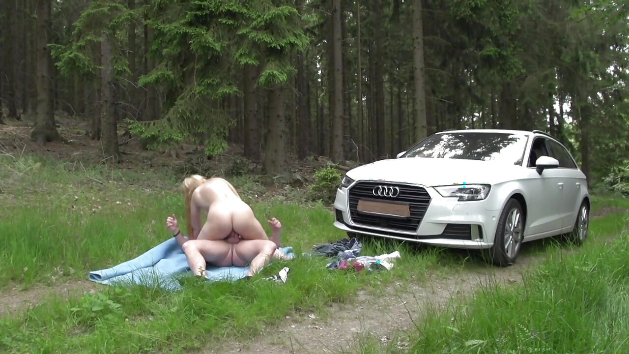Stunning blonde with big boobs gets fucked hard outdoor