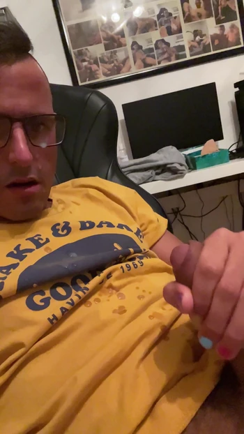 Must-see moment from "Deutscher Junge wichst und spritzt sich ins gesicht"
