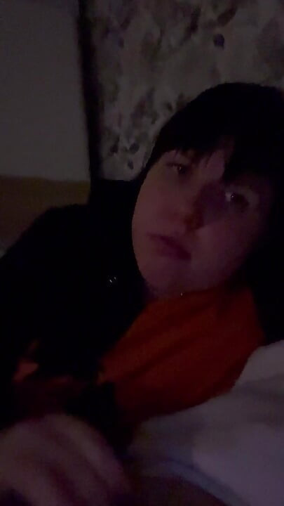 18 Year Old Gives BJ at Night