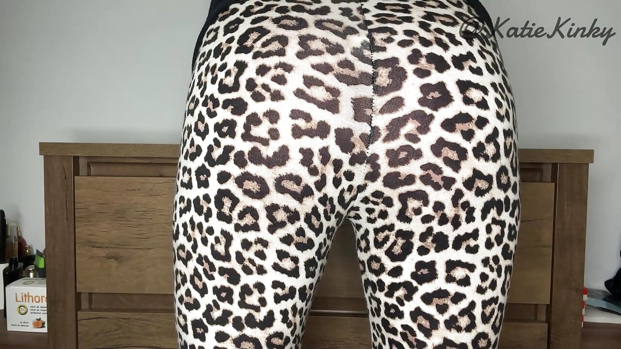 Leggings Fart Stinky Bombs!