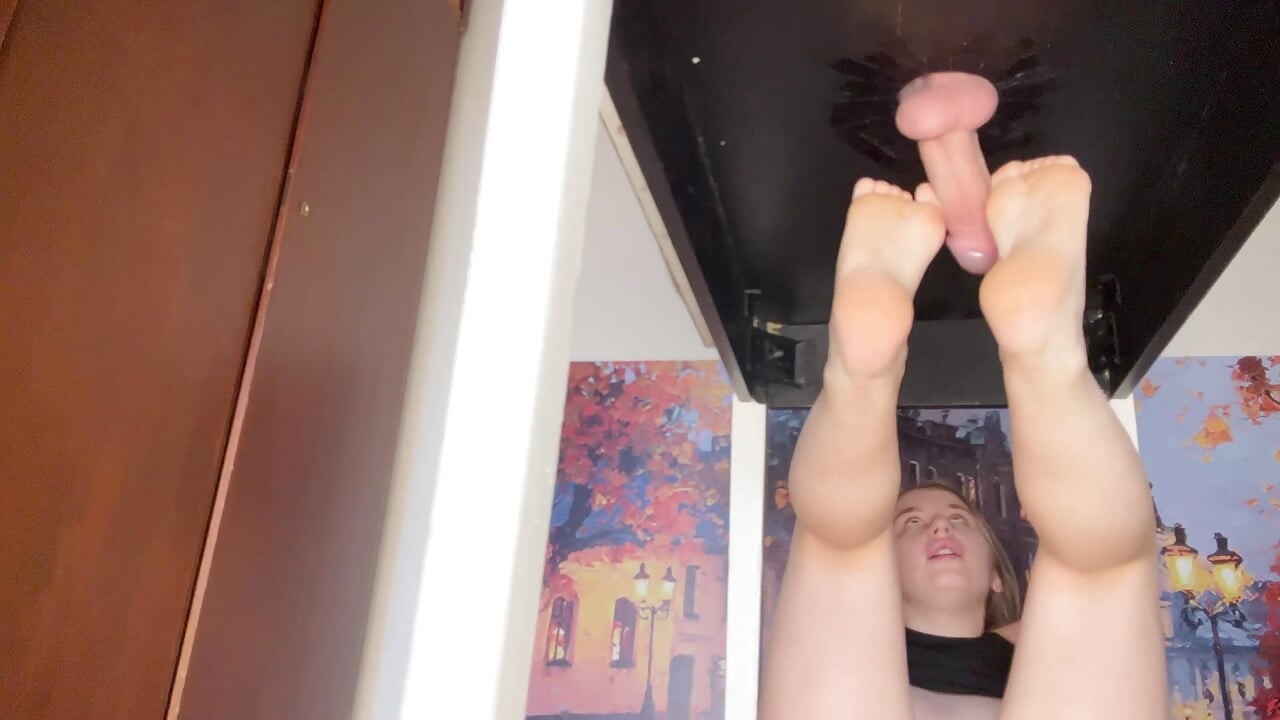 I Milked My Stepdaddy and He Cum on My Feet