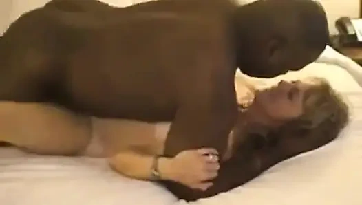 Aldatılan orta yaşlı seksi kadın - aldatan evli kadın