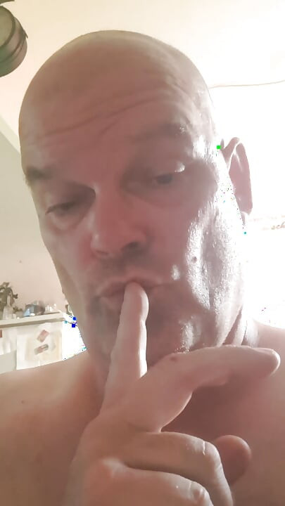 Who wants to fuck me?!?